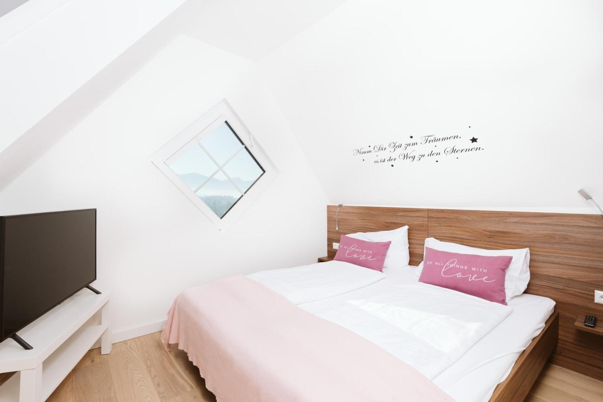 Haus Aussicht - Ferienwohnungen Velden เวลเดน อัม เวิร์ทเทอร์ซี ห้อง รูปภาพ